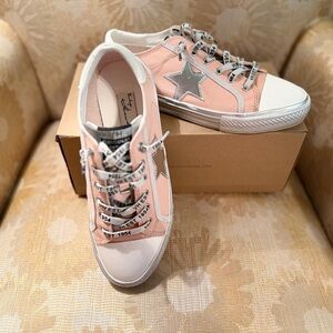 Vintage Havana Peach and White Star Sneakers
